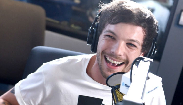 Louis Tomlinson smile