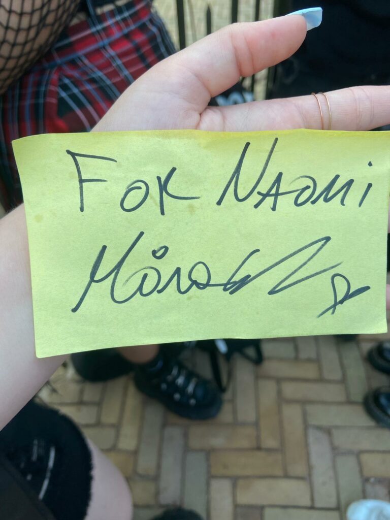 Ethan's autograph for Naomi