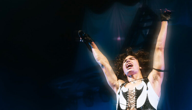Conan Gray performs live at the Kia Forum in Los Angeles on October 18, 2024. Photo by Lauren Carsley