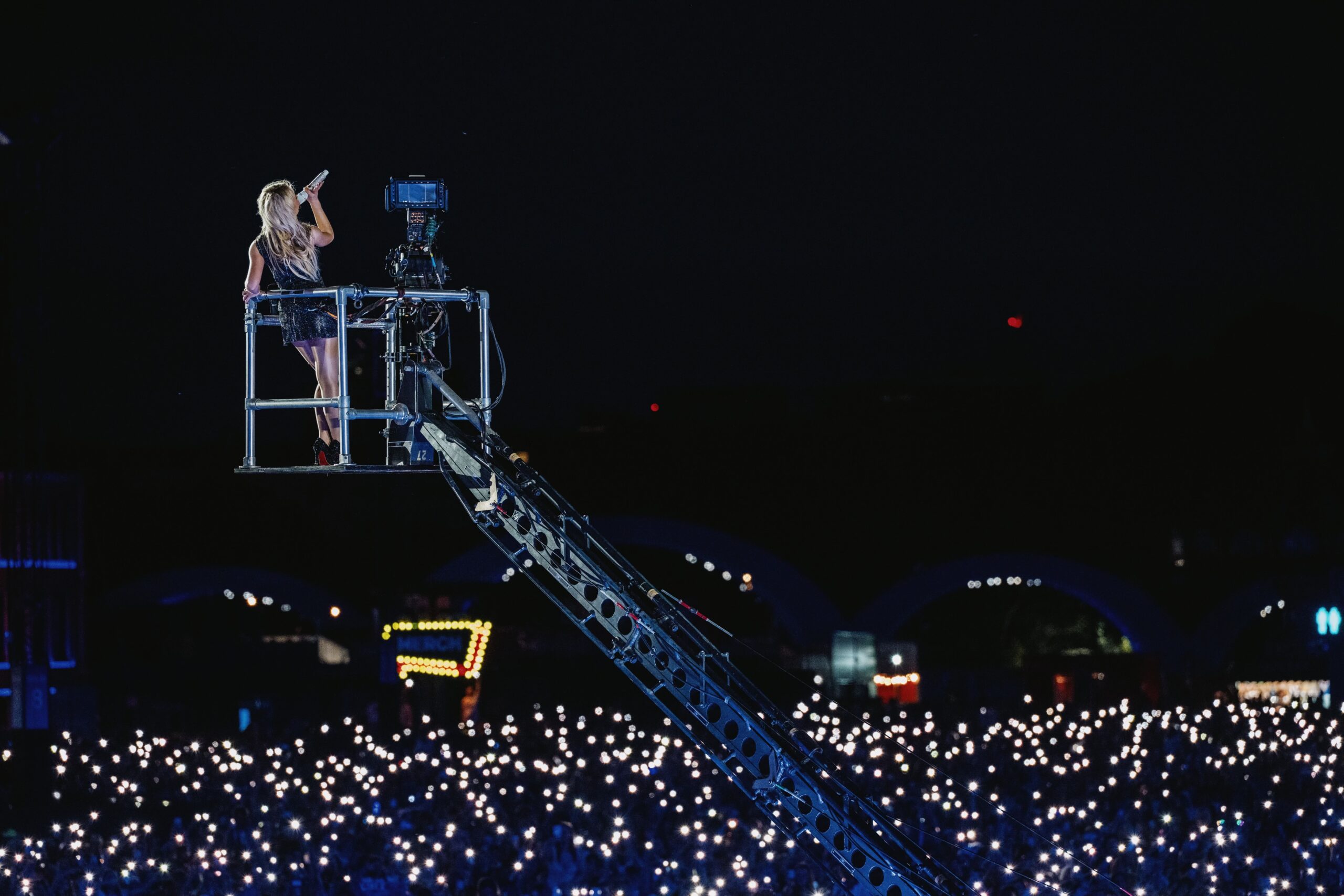 Sabrina on a crane during "Don't Smile". Photos: Jordan Hughes / Alfredo Flores