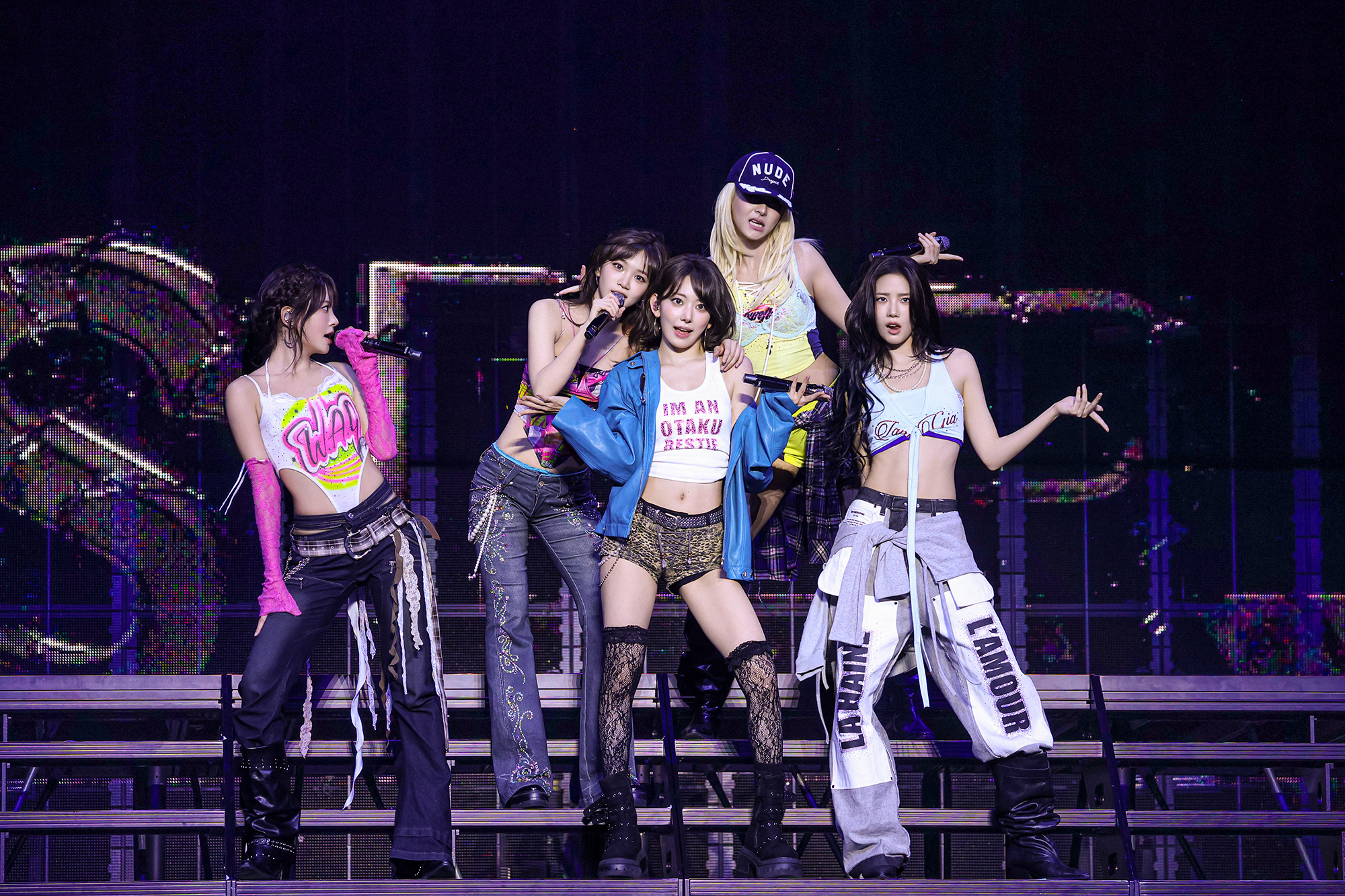 LE SSERAFIM during their performance of '1-800-hot-n-fun'. CREDIT: HYBE/SOURCE MUSIC